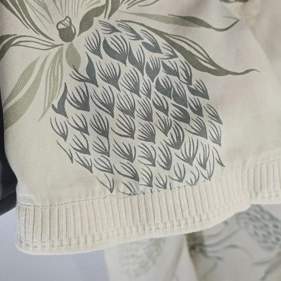 {Tommy Bahama} Men's Tropical 100% Silk Pineapple Print Ripped Collar Polo Shirt - Picture 5 of 12